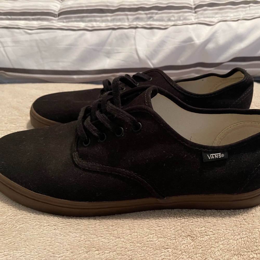 Men’s black VANS